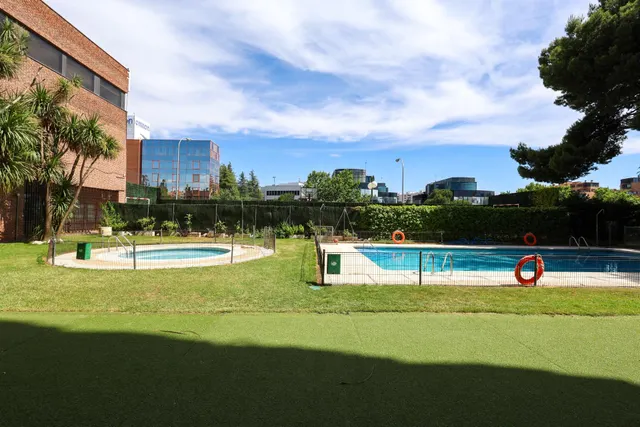 Piso en alquiler en Calle de Emilio Vargas 18, Madrid — 39
