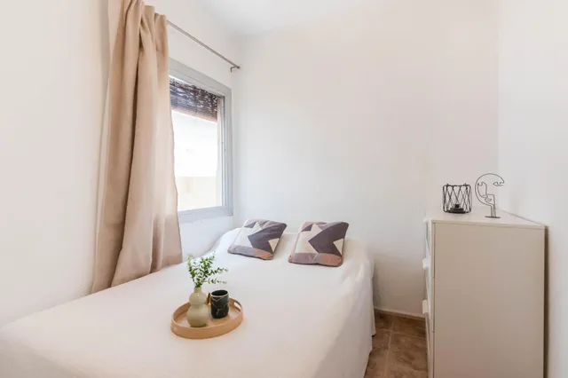 PLANTA BAJA A 200 METROS DE LA PLAYA — 24