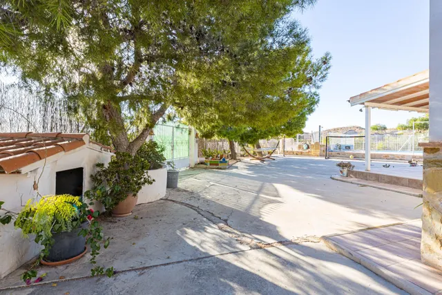Casa con terreno — 26