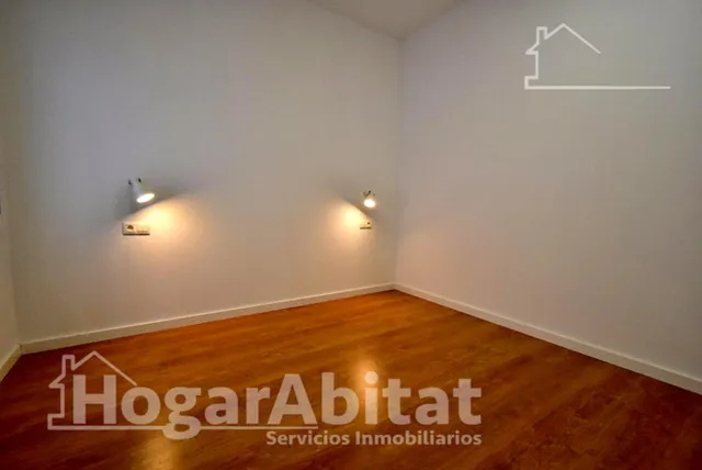 EXTERIOR CERCA DEL JARDÍN DEL TURIA — 20