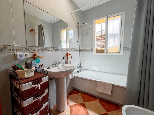 CHALET CON PISCINA EN SANCTI PETRI — 42