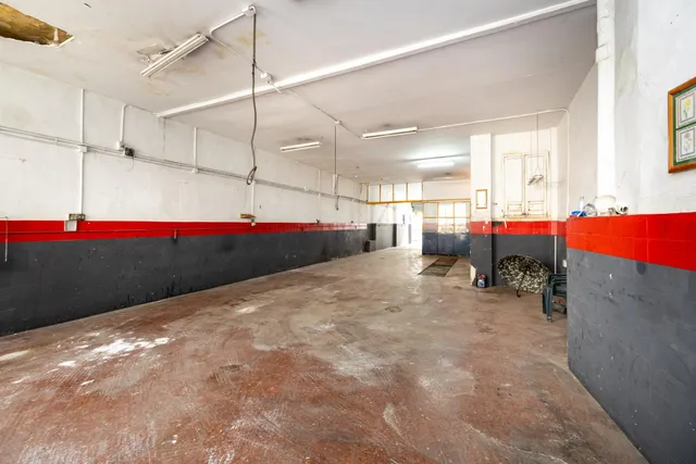 CONJUNTO DE PISOS Y PLANTA BAJA EN GRANADA CON 490 m2 — 7