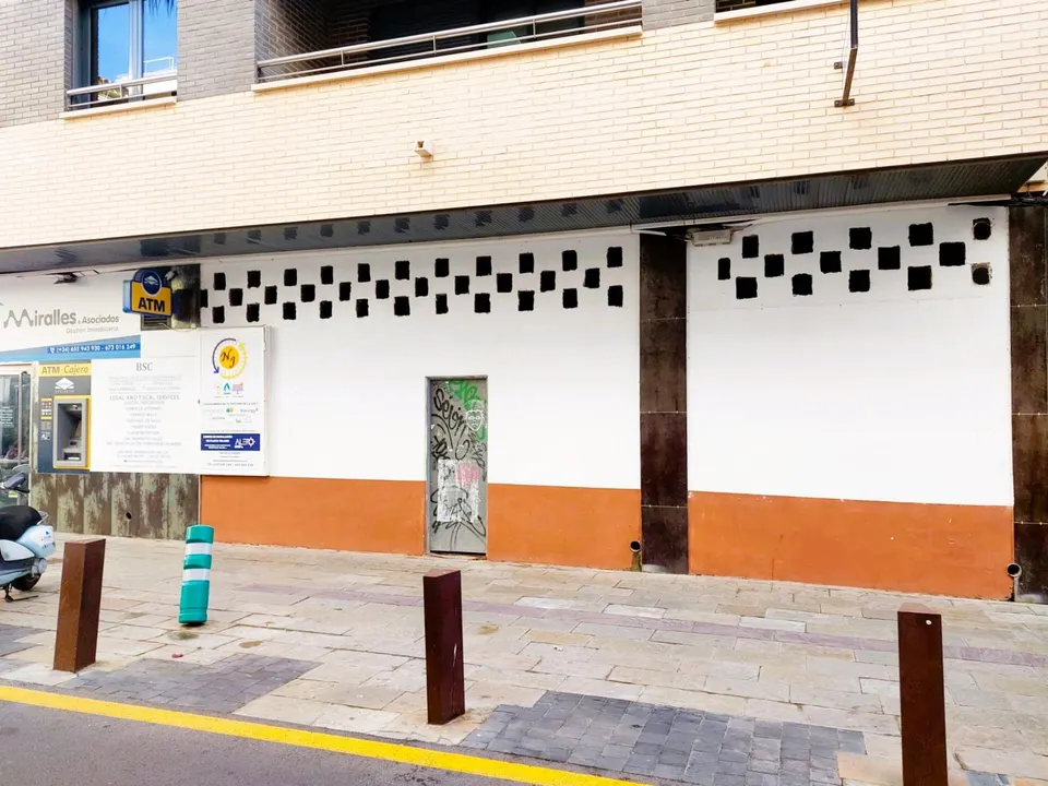 200m local con salida de humos en fantástica ubicación