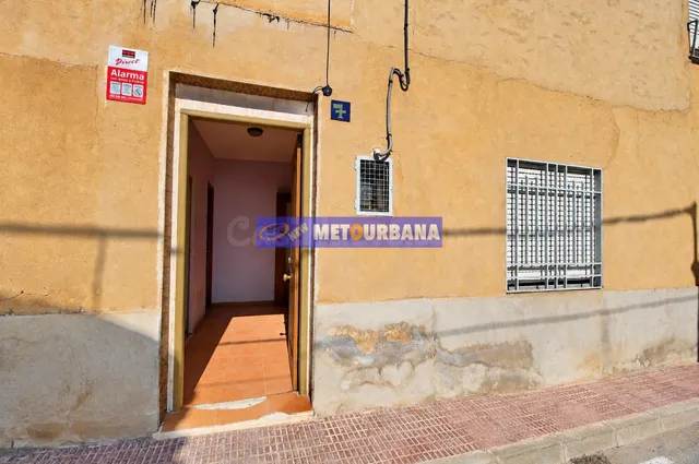 OPORTUNIDAD CASA DE PUEBLO EN CORRALES DE UTIEL - foto 2