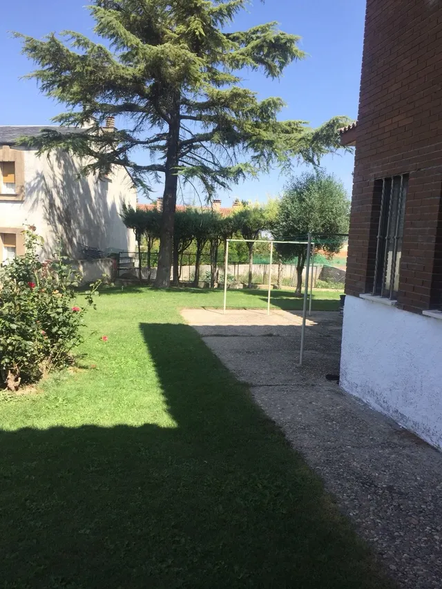 URBANIZACION LA MINA, SE VENDE CHALET — 37