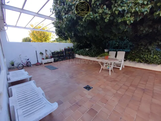 CASA EN URB AZAHAR