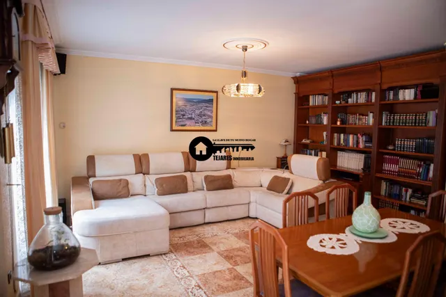 Se vende edificio completo de tres plantas  con garaje, patios privados y solárium — 11