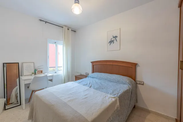 Piso ideal para inversión con alta rentabilidad junto a facultades de  Cartuja en Granada — 11