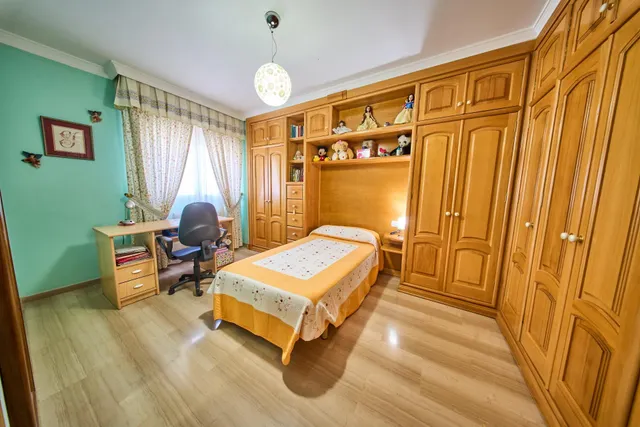 Espacio, calidez y terrazas para disfrutar: una casa con personalidad en Churriana de la Vega — 22