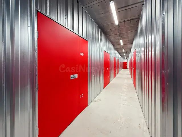 Oportunidad de Inversión en Palma: 31 Trasteros con Alta Ren - foto 2
