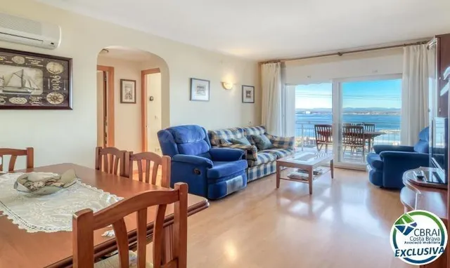 Exclusiva vivienda con vistas panorámicas al mar y al puerto - foto 3