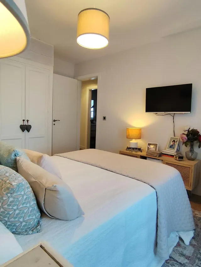 VIVIENDA REFORMADA;  CALIDAD, AMPLITUD Y UNAS VISTAS QUE MARCAN LA DIFERENCIA AL PASEO MARÍTIMO Y AL PUERTO. — 29