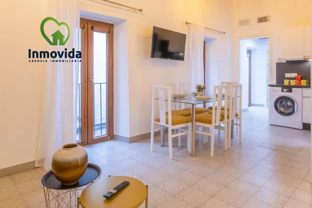Espléndido Piso Reformado con Licencia Turistica en el Corazón del Casco Antiguo de Córdoba - €266,000 — 2
