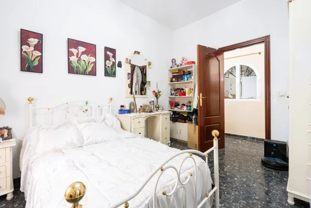 Chalet y parcela segregable en Palomares del Río — 34