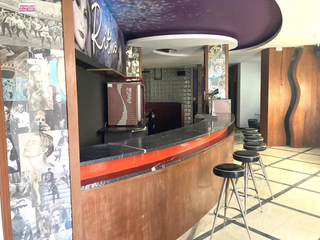 ALQUILER DE CAFETERIA PUB EN SOLLANA (VALENCIA) — 5