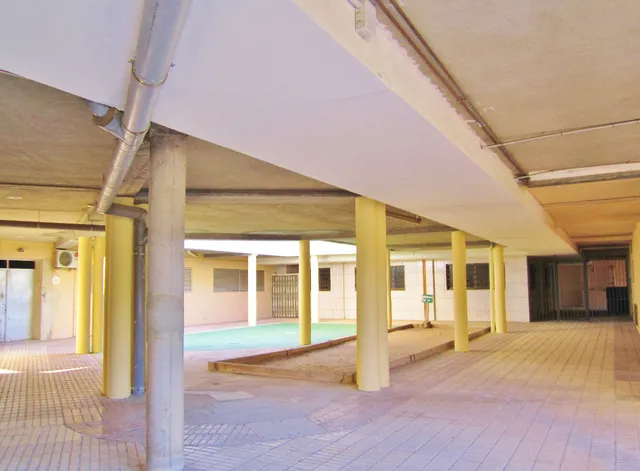 Oportunidad invesores!!! Gran local comercial de 300 metros en la Av. de Denia. — 37