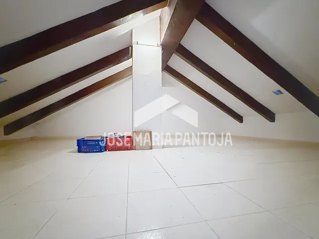 Adosado cuatro dormitorios con sótano y buhardilla — 32