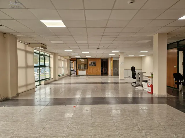 OFICINAS EN EL POLÍGONO DE POCOMACO- 450 METROS EN PLANTA CO - foto 4