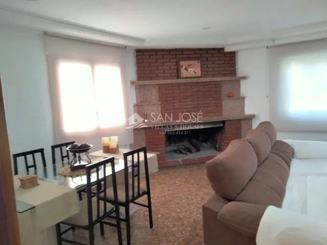SE VENDE CHALET EN ELCHE — 2