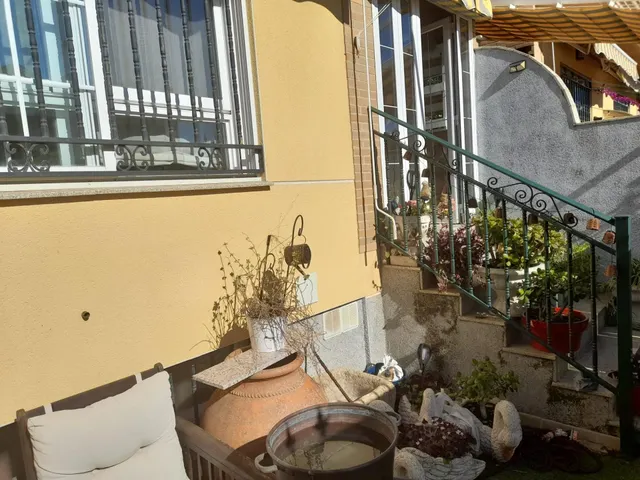 Unifamiliar con piscina comunitaria — 7