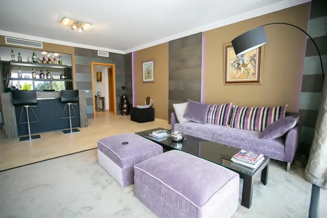 Precioso y lujoso apartamento con vistas al mar en Monte paraíso, en la Milla de Oro. Marbella — 11