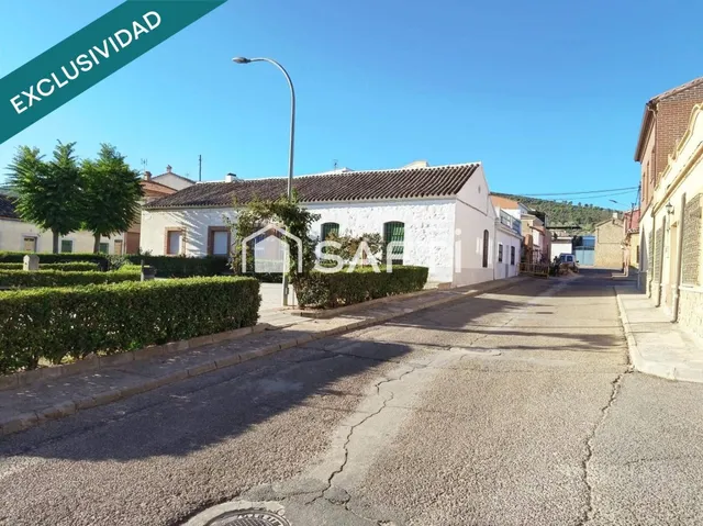 AMPLIA VIVIENDA DE 4 DORMITORIOS CON ALMACÉN/GARAJE INDEPENDIENTE DE 94 M² EN NAVAHERMOSA – MONTES DE TOLEDO — 30