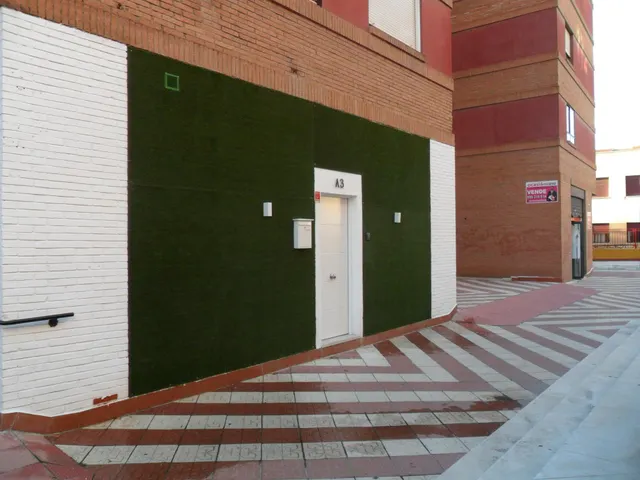 OPORTUNIDAD ÚNICA, LOCAL COMERCIAL O REALIZAR VIVIENDA como ESTUDIO  EN AV, MADRID , EL MEJOR PRECIO DE LA ZONA ¡¡GRAN CHOLLO!! — 2