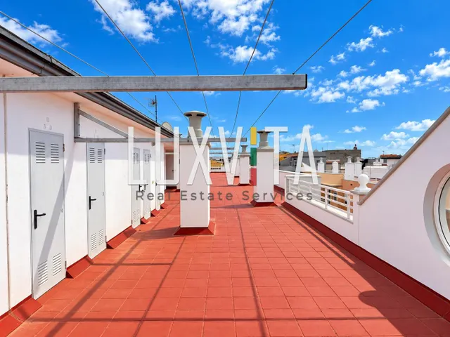 Amplio piso residencial de 2 dormitorios con garaje y trastero — 25