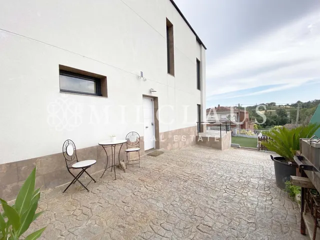 Casa o chalet independiente en venta en Calle d'Enric Morera — 16
