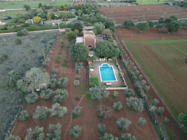Finca muy cuidada en un entorno privilegiado y muy cercana a