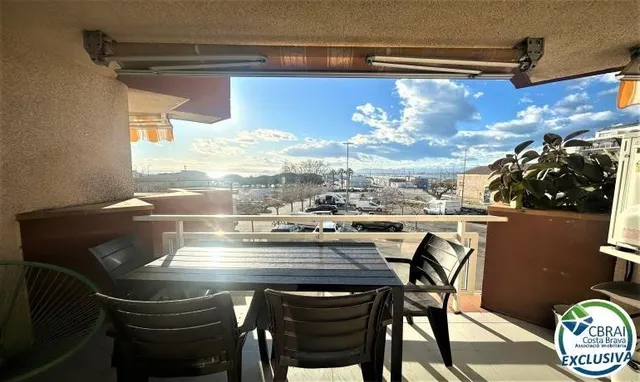 APARTAMENTO REFORMADO CON VISTAS AL MAR Y LICENCIA TURÍSTICA - foto 4