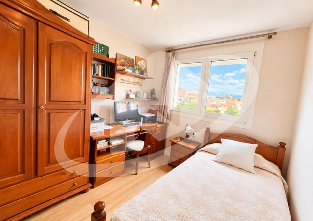 Impresionante Piso Reformado en Sabadell con Vistas y Comodidades — 22