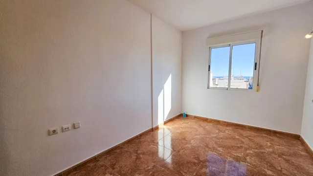 Luminoso apartamento con vistas al mar, 2 piscinas y opción de adquirir garaje — Torrevieja — 6