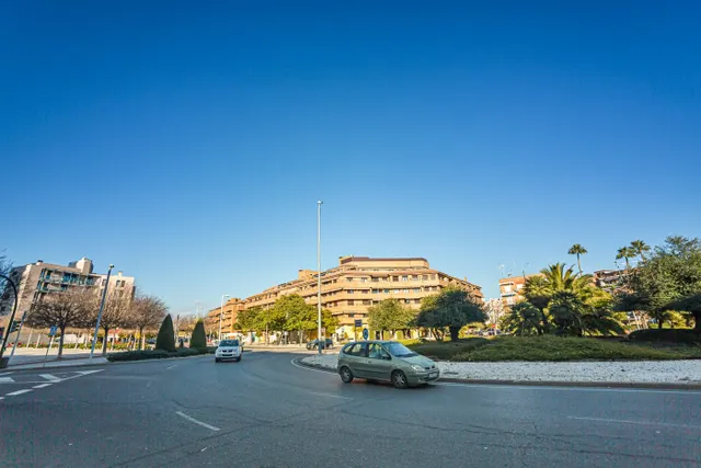 PLAZA DE APARCAMIENTO EN AVENIDA CAÑITO BAZÁN ( TABLERO BAJO ) — 18
