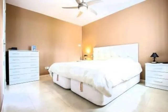 Lujoso apartamento en planta baja en Puerto Banús, Marbella — 16