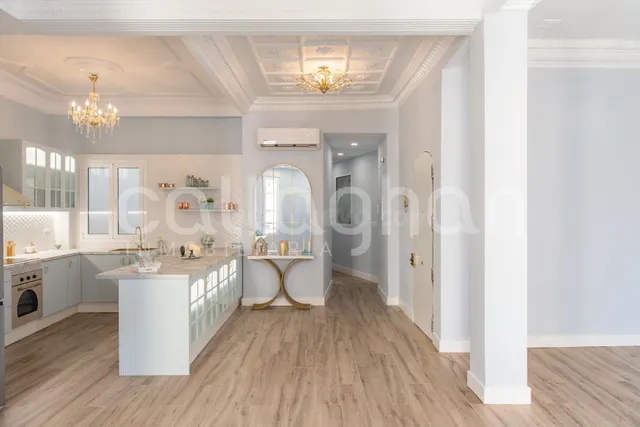 Piso reformado con encanto en Ruzafa - foto 2