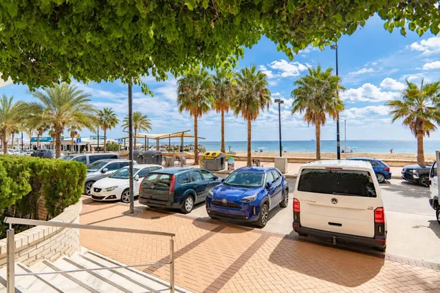 VIVIR FRENTE AL MAR EN FUENGIROLA — 42