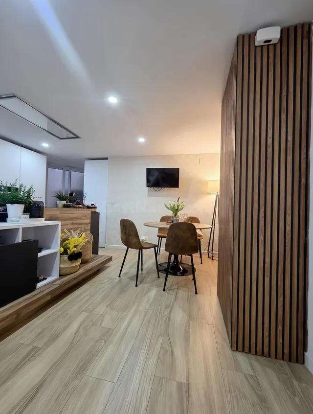 Exclusiva residencia de diseño en Primera Linea de Playa: luz mediterránea, amplias estancias y terraza frente al mar en la zona más codiciada de Málaga — 4