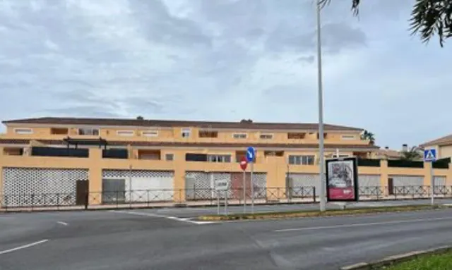 AMPLIA PLAZA DE GARAJE PARA ALQUILAR EN SAN GARCIA , CERCA D - foto 2