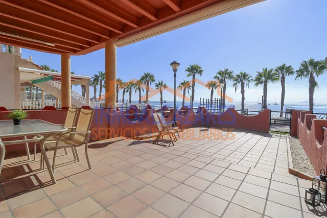 ESPECTACULAR DUPLEX DE  3 DORMITORIOS Y 2 BAÑOS, EN PRIMERA LÍNEA DE PLAYA CON VISTAS AL MAR EN LOS NAREJOS, LOS ALCAZARES, MURCIA. — 2