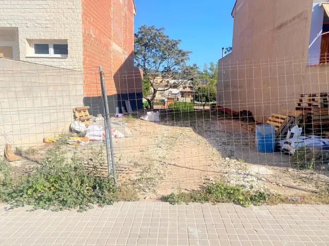 SOLAR EN VENTA EN MOGENTE — 2