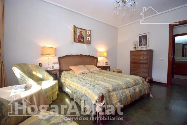 GRAN PISO SEÑORIAL CON BALCÓN Y TERRAZA EN AVENIDA PRINCIPAL — 24