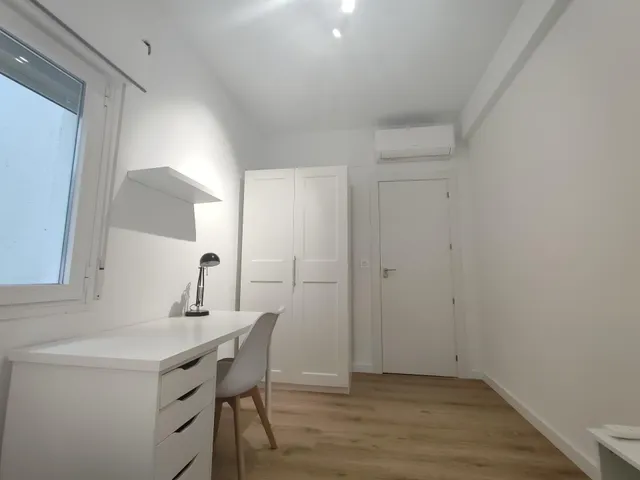 Piso alquiler Avda Madrid, Granada centro. — 18