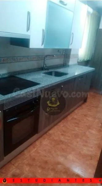 EST/ Piso amueblado para ESTUDIANTES con CUATRO dormitorios  - foto 4