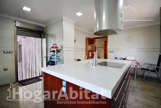 ESPECTACULAR CHALET CON PISCINA, GARAJE, TERRAZA Y ASCENSOR — 30