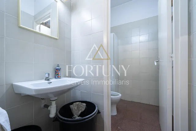 Local comercial 198m² en venta - Mestral — 15