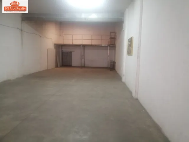LOCAL COMERCIAL CON VADO EN ZONA INDUSTRIA EN VENTA O ALQUILER — 6