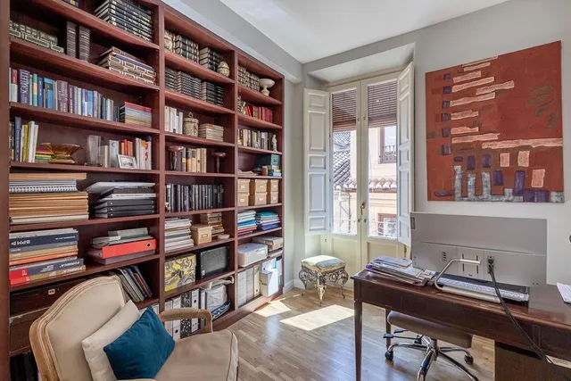 Exclusivo Piso Dúplex en el Corazón de Granada — 13
