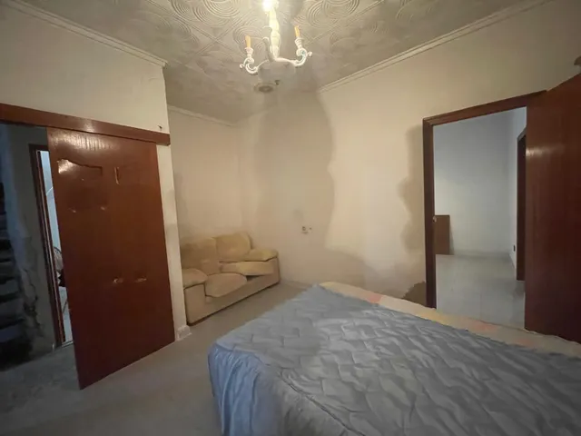 Amplia casa de 7 habitaciones para reformar en Rojales – 210 m2 — 28