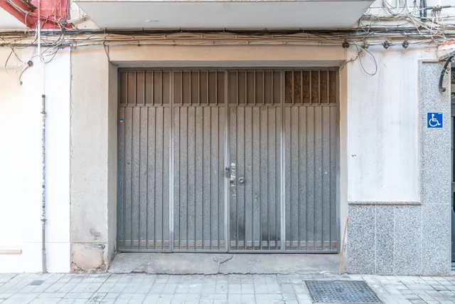Local comercial en Zaidin junto Avda Cadiz — 2
